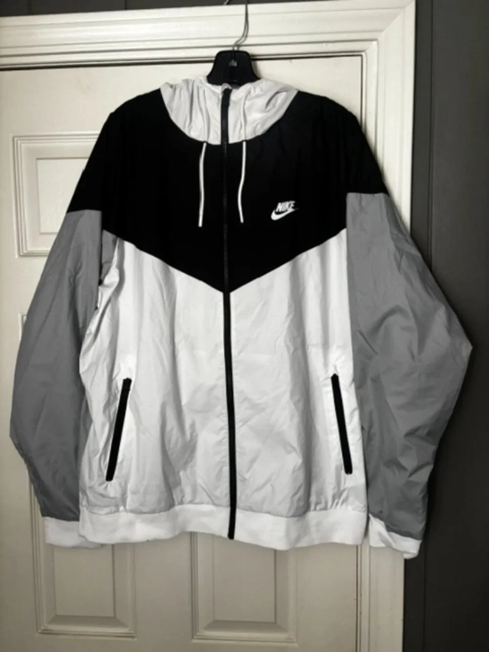 Nike Men's Sportswear Windrunner Hooded Jacket (Size XL)